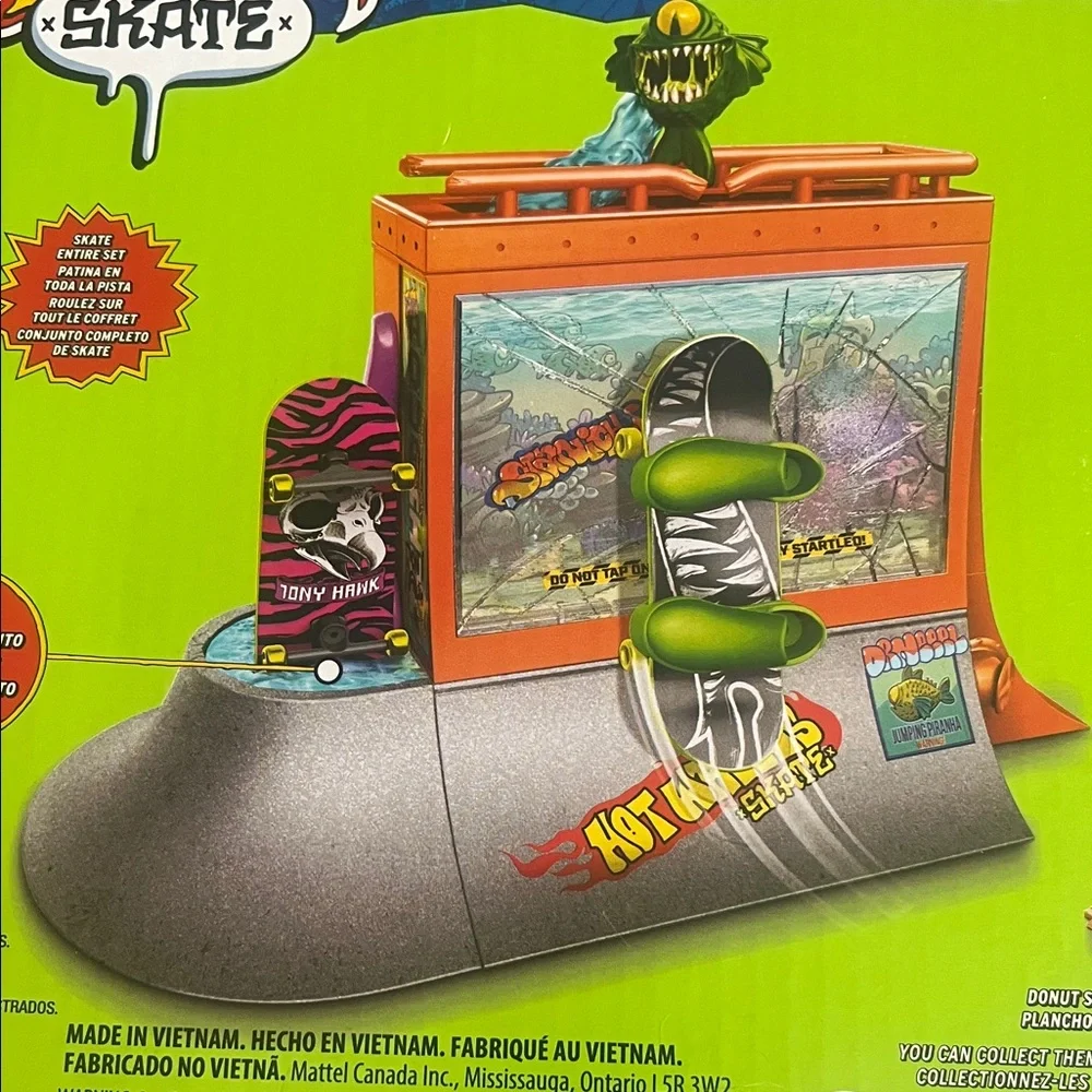 Hot Wheels Tony Hawk Skate Aquarium Skatepark Playset